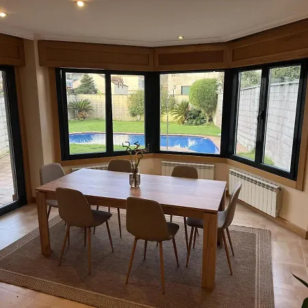 Vakantiehuis House With Pool In Downtown Sabaris - Casa Capisco