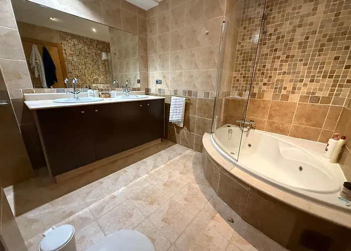 House With Pool In Downtown Sabaris - Casa Capisco Baiona