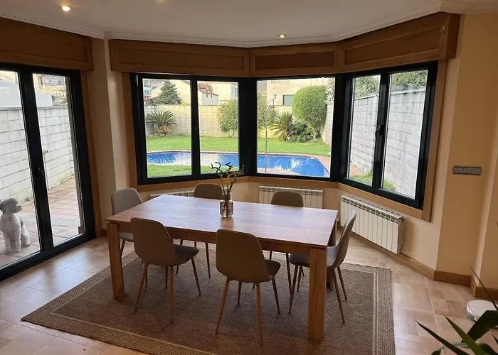 Vakantiehuis House With Pool In Downtown Sabaris - Casa Capisco