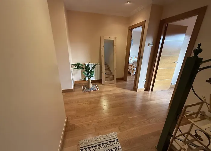 Vakantiehuis House With Pool In Downtown Sabaris - Casa Capisco *