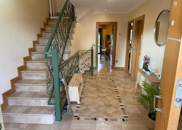 House With Pool In Downtown Sabaris - Casa Capisco バイヨーナ